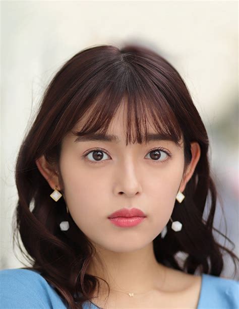 Honoka Yahagi .
